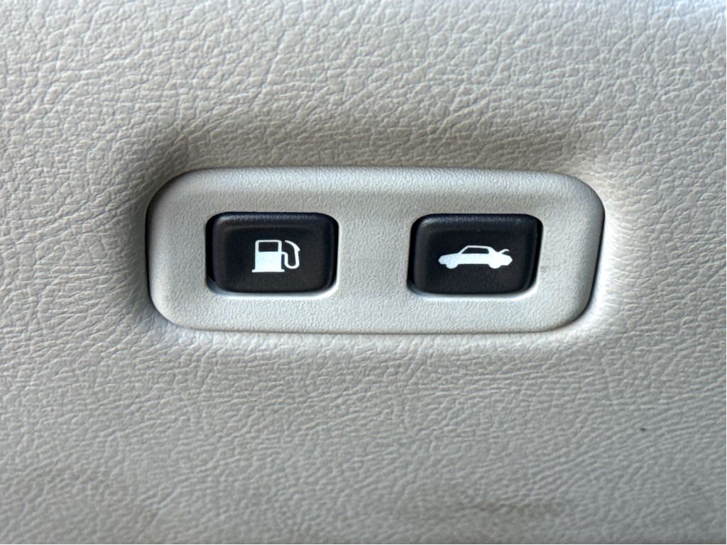 2008 Chevrolet Corvette - 1G1YY26WX85109561 - Image #21