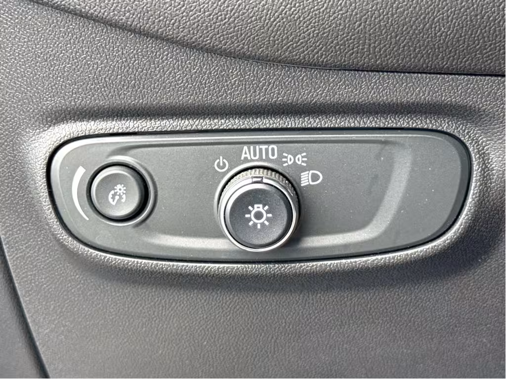 2023 Chevrolet Equinox - 3GNAXKEG5PS138659 - Image #21